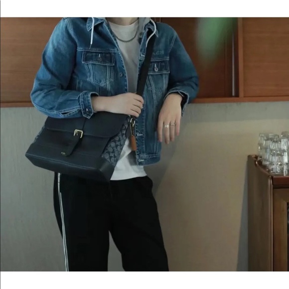NWT Coach Hudson Messenger In Signature Chambray c8181 - Picture 9 of 12